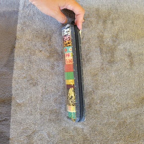 Thirty-One Get Creative Slim Pouch - Picture 3 of 3